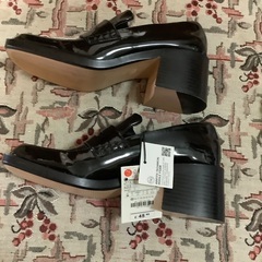 最終価格　50％OFF  ZARA 新品　タグ付きエナメル厚底ローファー🥿の画像