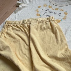 パジャマ　黄120の画像