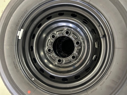 ハイエース夏タイヤ　ブリヂストン製 195/80R15 107/105L 