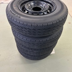 ハイエース夏タイヤ　ブリヂストン製 195/80R15 107/105L ⑤の画像