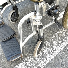【武蔵小山店】 車椅子 介助用 折りたたみ 軽量 ミキ MIKI BAL-1 中古 介護 福祉 リハビリ 車イス 車いす 折りたたみ式 ブレーキ付き 送迎用 病院 施設 家庭用 介助式 介助の画像