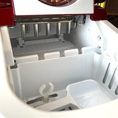 《売約済》【武蔵小山店】 製氷機 卓上 家庭用 コンパクト おしゃれ レッド 赤 405 IMCN01 2020年製 氷製造機 自動製氷 キッチン 家電 アイスメーカー キャンプ BBQ アウトドア パーティー 小型製氷機 中古の画像