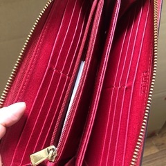 【最終値下げ】FURLA 赤　長財布の画像