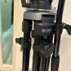 三脚【EM630】雲台セットの画像