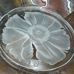 エマニュエルウンガロ クリスタルガラス 盛り皿 花柄の画像