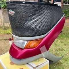【最終値下げ】ライブディオ チェスタ フロントカウル一式 割れ無しの画像