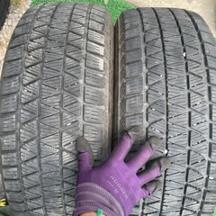 ブリヂストン 225/60R17 スタッドレス 4本の画像