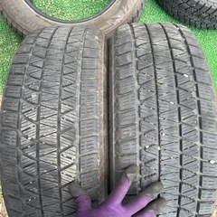 ブリヂストン 225/60R17 スタッドレス 4本の画像