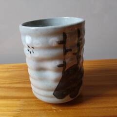湯呑み茶碗の画像