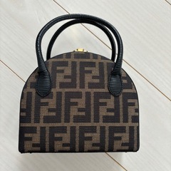 美品　FENDIのバッグ　ズッカ柄