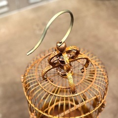 【武蔵小山店】 鳥かご 竹製 バードケージ アンティーク ヴィンテージ 彫刻 木彫り アジアン雑貨 オブジェ インテリア 置物 竹細工 レトロ 昭和 古道具 民芸 工芸品 ナチュラル ディスプレイの画像
