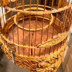 【武蔵小山店】 鳥かご 竹製 バードケージ アンティーク ヴィンテージ 彫刻 木彫り アジアン雑貨 オブジェ インテリア 置物 竹細工 レトロ 昭和 古道具 民芸 工芸品 ナチュラル ディスプレイの画像