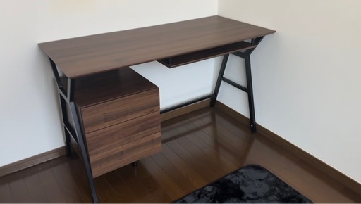 机とオフィスチェア