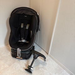 コンビ最上位モデルチャイルドシートラクティアターン　