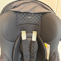 コンビ最上位モデルチャイルドシートラクティアターン　の画像