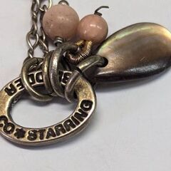 ☆アクセサリー　ネックレス　ヘッド：金属製、玉　中古品　の画像