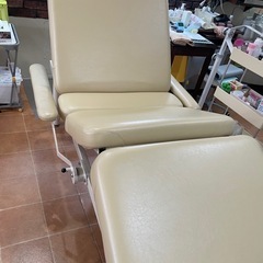 多機能エステベッドの画像