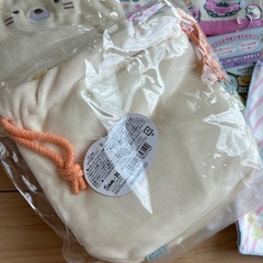 すみっコぐらし巾着袋 2つ＆ハンカチ6枚セット＆ミニガーゼハンカチ6枚セットの画像