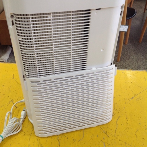 ジモティー見た！で5%OFF【衣類乾燥除湿機】除湿機　IRISOHYAMA ｱｲﾘｽｵｰﾔﾏ IJD-I50-WH 2019年製 デシカント式:ホワイト