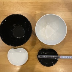 器・豆皿4点セットの画像