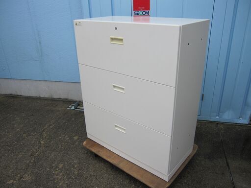 ３段ラテラル　ホワイト　鍵あり　900ｘ450ｘ1110