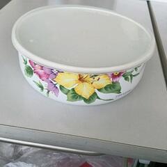 0623-067 ホーロー　ふた付き保存容器
