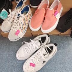 アディダス靴入荷致しました。