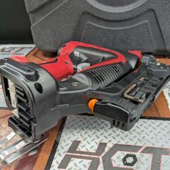 【値下げ特価品】【中古】MAX　充電式ピンタッカ18V　TJ-35P3　ケース・充電器・バッテリ・ゴーグル付き【ハンズクラフト熊本けやき通り店】【店頭取引限定】の画像