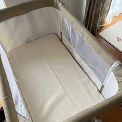 ベビーベッドの画像