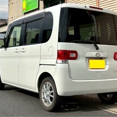 サマーバーゲンSALE開催中🌊7月5日(土)〜 23年式！9.9万kmのダイハツ タント！🚗✨タイミングチェーン式🙆‍♀️室内広々！！シートカバー、走行中TV視聴可能なナビ付！左右共にスライドドアなので乗り降りも便利です☺️🫶🏻の画像