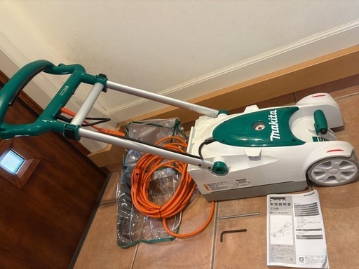 マキタ　芝刈機　MLM2301