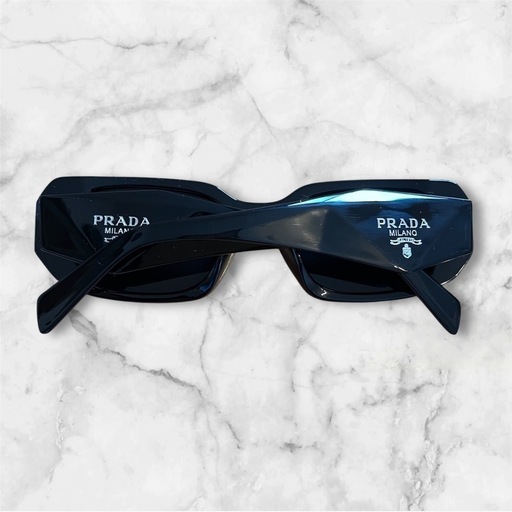 PRADA プラダ　サングラス