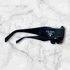 PRADA プラダ　サングラス
の画像