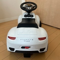 Porscheの乗り物の画像