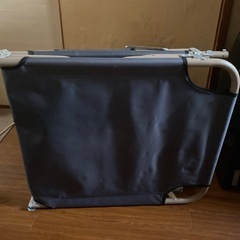 折りたたみベッド敷きパッとと枕付きの画像