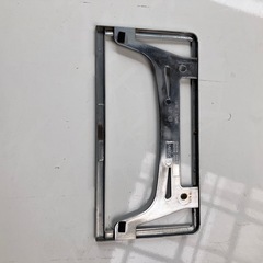 日産純正ナンバーフレームの画像