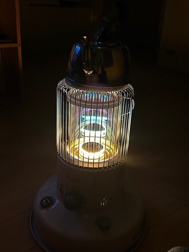 トヨトミ RB-2524 ポータブル石油ストーブ 対流形 レインボー コンクリート9畳 木造7畳まで ホワイト(美品)7月までの出品