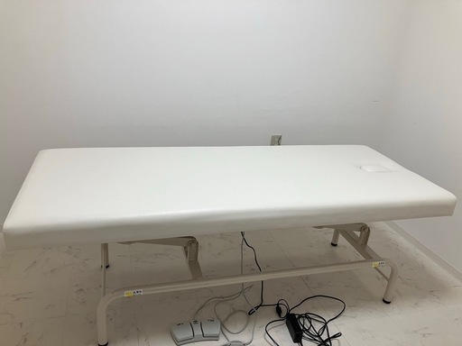 ☆美品☆エステベッド 電動①