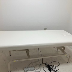 ☆美品☆エステ電動施術ベッド①