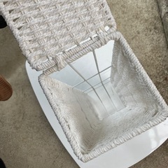 トイレットペーパー入れの画像