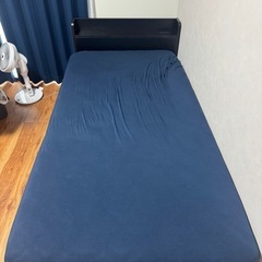 【シングルベッド（マットレス付き）／コンセント付き】の画像