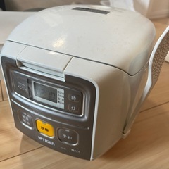炊飯器　3合