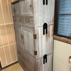 レトロなタンスの画像