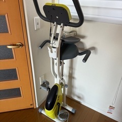 
折りたたみエアロバイクの画像