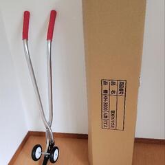 車輪付き草刈りはさみ コロ刈る君