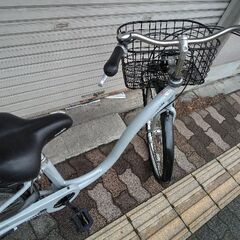 moitie[モエティエ]26吋 アルミフレームのタウンサイクル 内装3段/LEDオート(ライトグレー)の画像