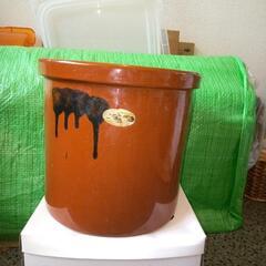 【睡蓮鉢、水鉢】中型かめ『漬け物鉢』の画像