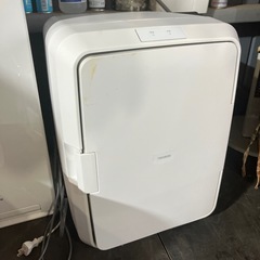 ツインバード HR-EB08W 2電源式 ポータブル電子適温ボッ...