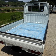 艶々！23年4WDクリッパー！走行11万㌔！エアコンパワステ付き！不具合なし！MT車の画像