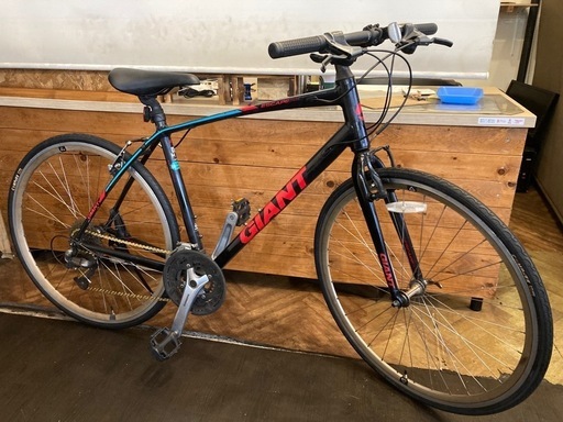 【GIANT ESCAPE RX前後タイヤ・チューブ新品！】アルミフレーム　3×9速　700×28c ブラック